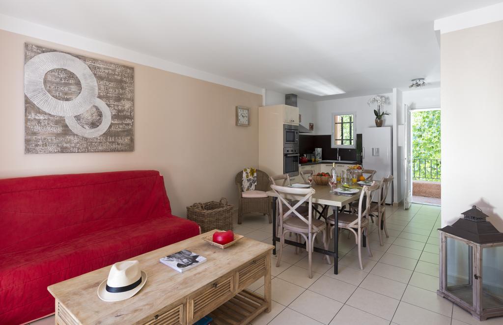 Les Jardins De La Mer Grimaud Habitación foto